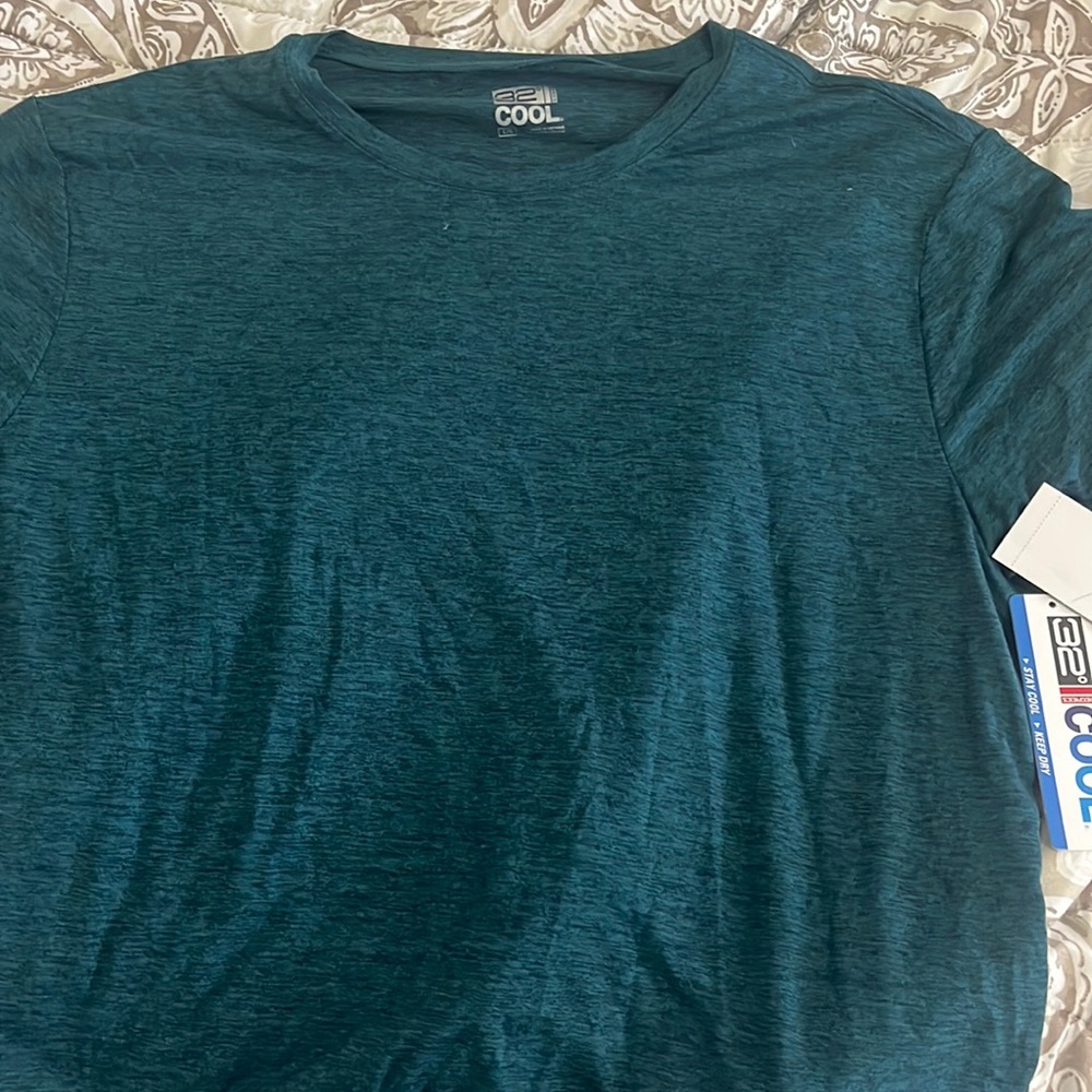 32 Degrees t shirt